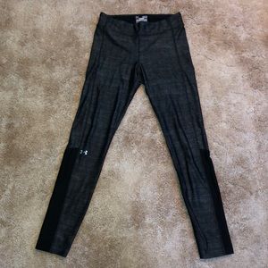 Size M Underarmour compression leggings